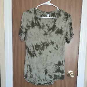 Old Navy Green Tie-Dye V-Neck Tee